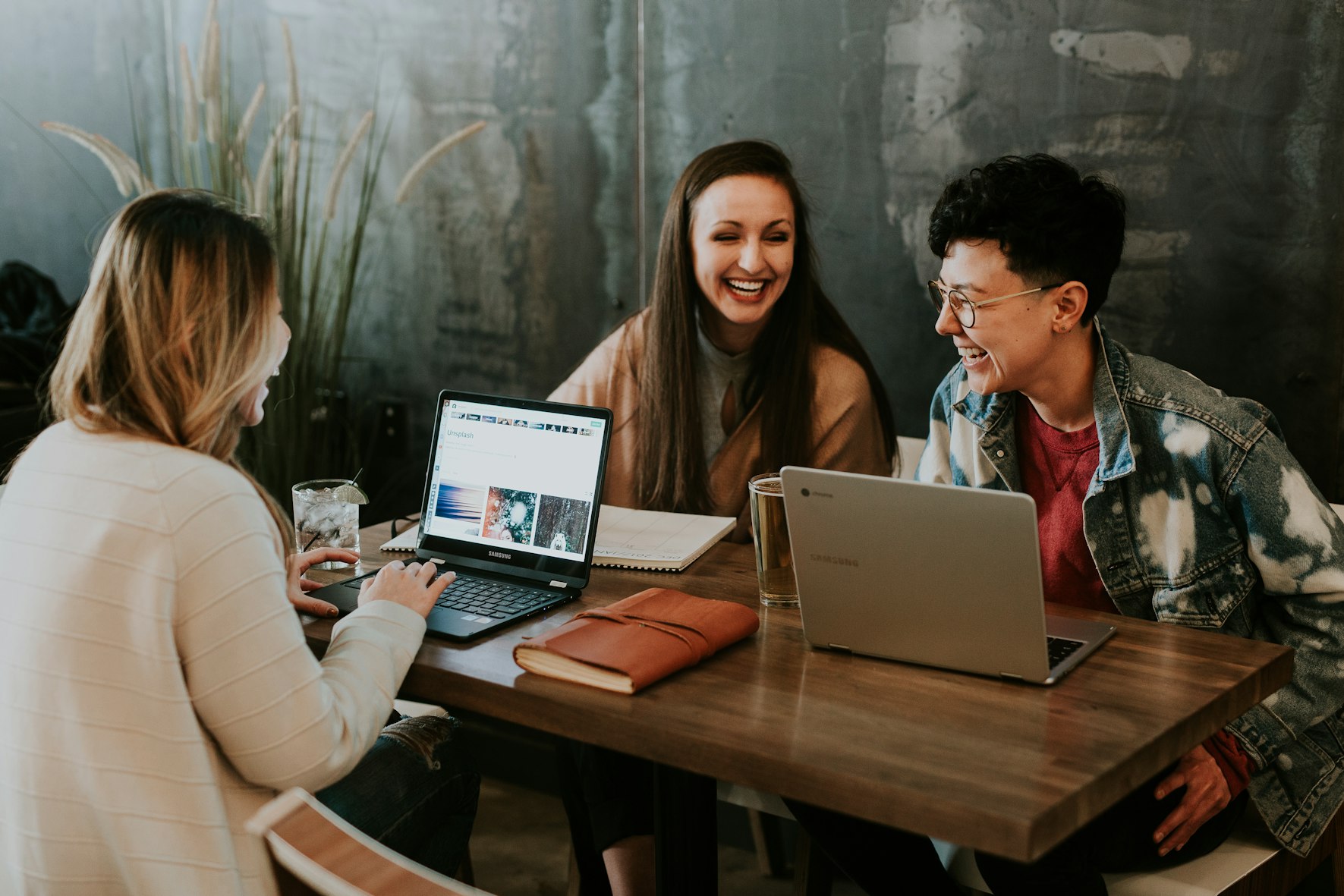 LearnHub course features